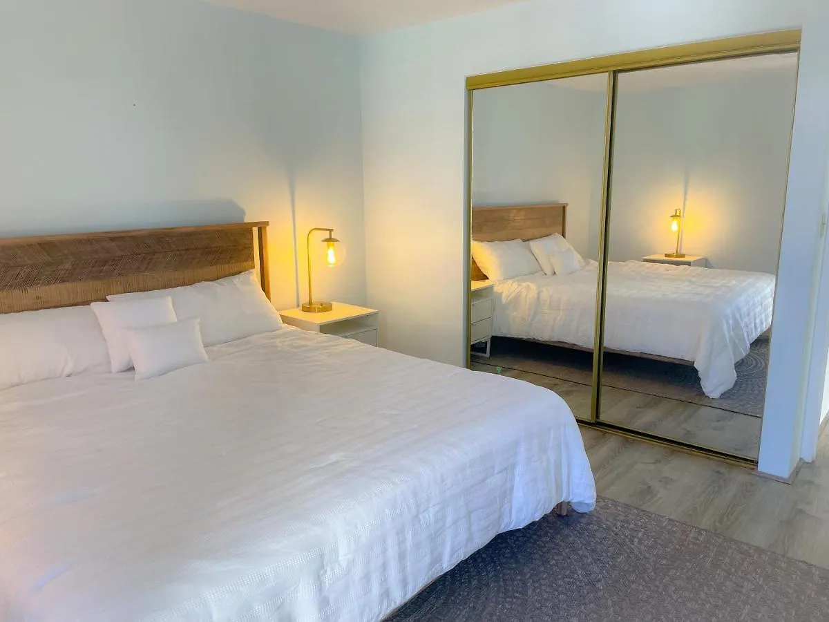Chic Waikiki Skytower Apartment Condo Honolulu
